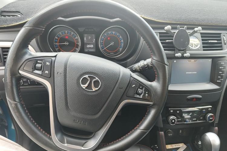 Used BAIC Senova X55 2016 1.5T CVT Elite Edition Center Console