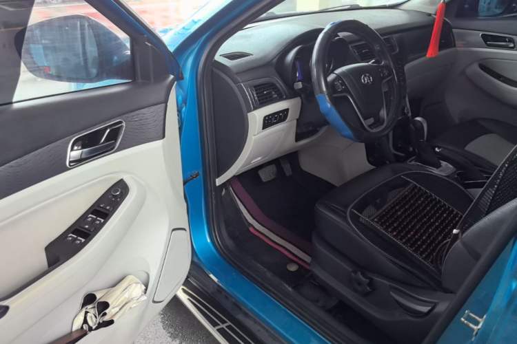 Used BAIC Senova X55 2016 1.5T CVT Elite Edition Driver Seat