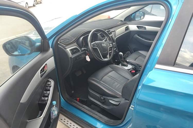 Used BAIC Senova X55 2016 1.5T CVT Elite Edition Driver Seat