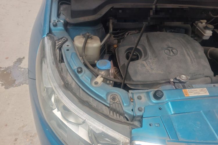 Used BAIC Senova X55 2016 1.5T CVT Elite Edition Engine Bay Right