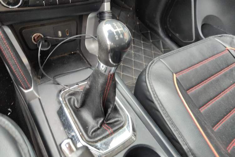 Used BAIC Senova X55 2016 1.5L Manual Comfort Version Gear Lever