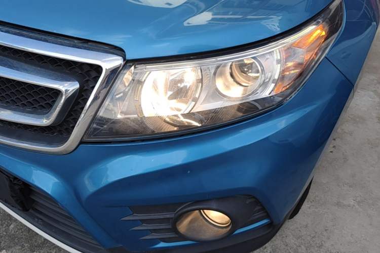 Used BAIC Senova X55 2016 1.5T CVT Elite Edition Left Front Headlight