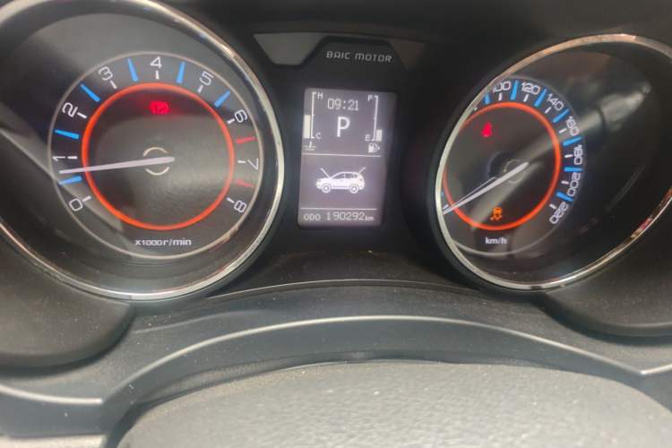 Used BAIC Senova X55 2016 1.5T CVT Elite Edition Odometer Close Up