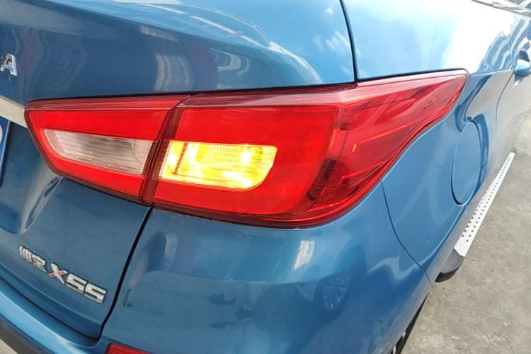 Used BAIC Senova X55 2016 1.5T CVT Elite Edition Right Rear Taillight