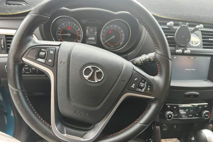 Used BAIC Senova X55 2016 1.5T CVT Elite Edition Steering Wheel