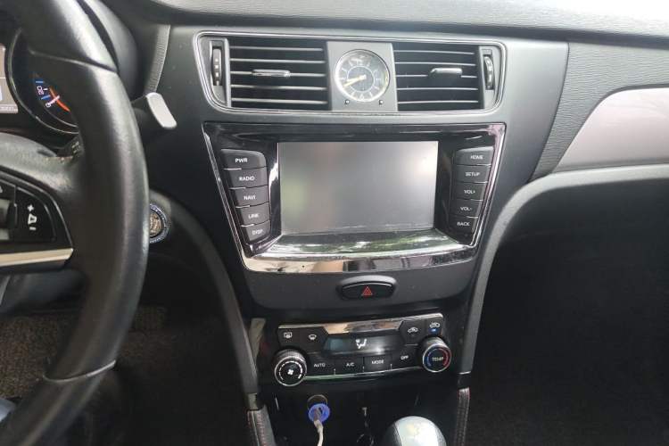 Used BAIC Senova X55 2016 1.5T CVT Elite Edition Audio And AC Panel