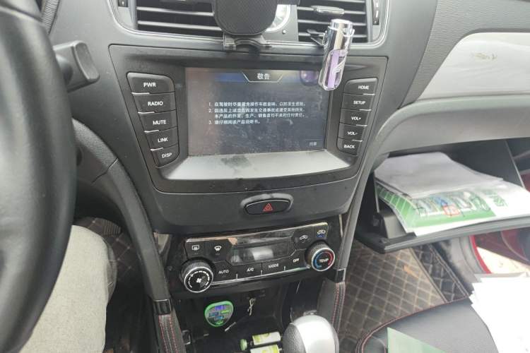Used BAIC Senova X55 2016 1.5T CVT Elite Edition Audio And AC Panel