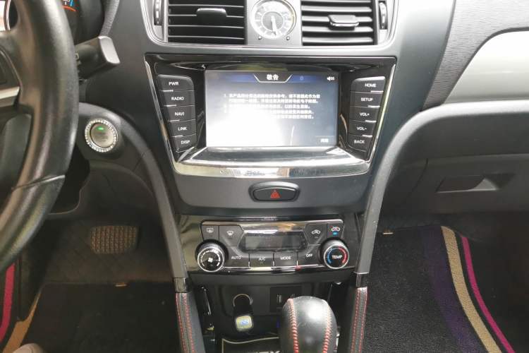 Used BAIC Senova X55 2016 1.5T CVT Luxury Edition Audio And AC Panel