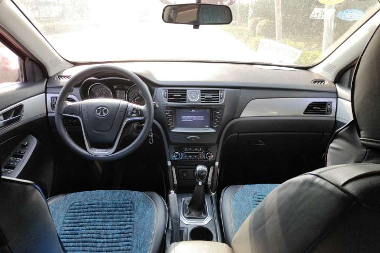 Used BAIC Senova X55 2016 1.5L Manual Comfort Version Center Console