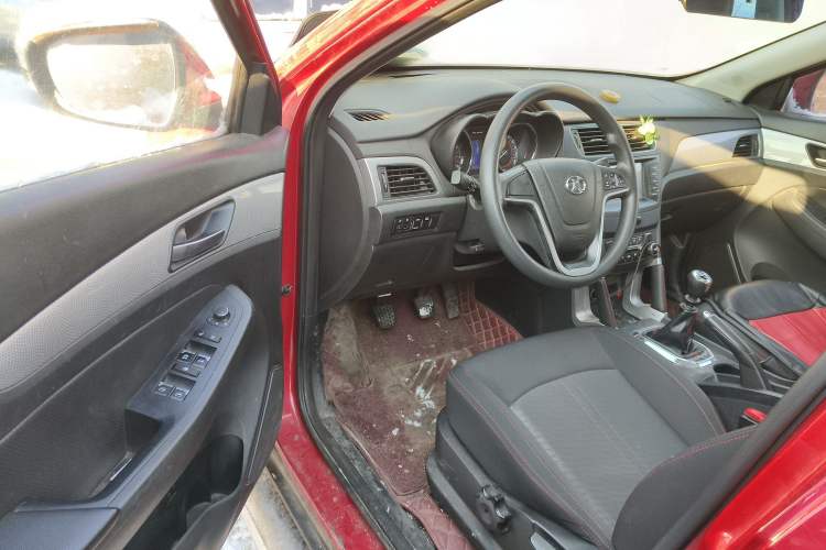 Used BAIC Senova X55 2016 1.5T manual comfort version Driver Seat