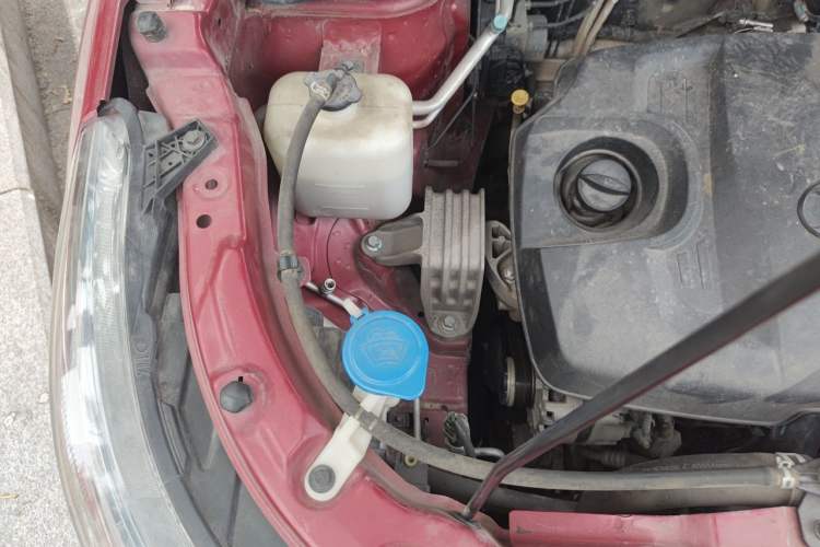 Used BAIC Senova X55 2016 1.5T CVT Elite Edition Engine Bay Right