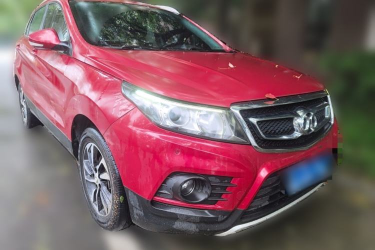 Used BAIC Senova X55 2016 1.5T CVT Elite Edition Front Right 45 Deg