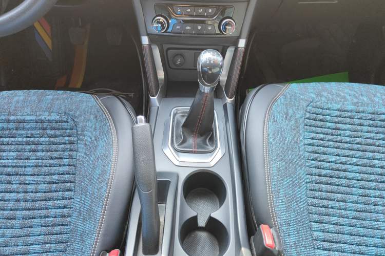 Used BAIC Senova X55 2016 1.5L Manual Comfort Version Gear Lever