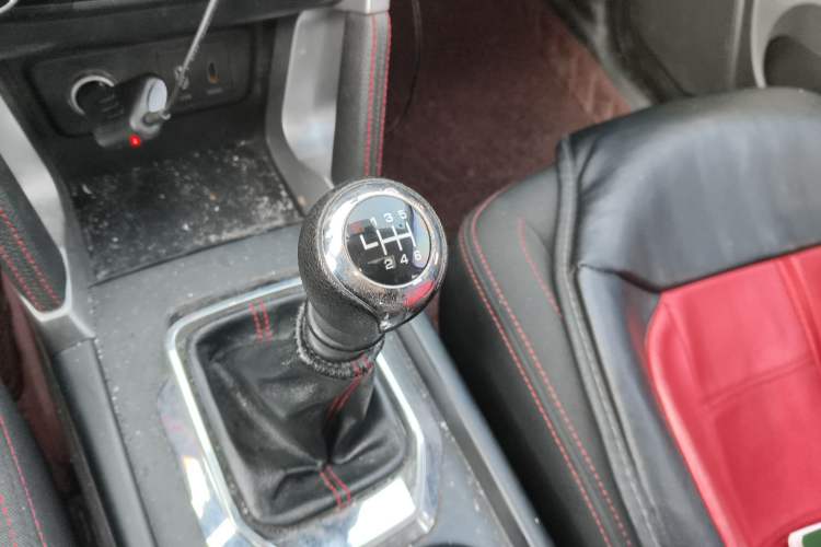 Used BAIC Senova X55 2016 1.5T manual comfort version Gear Lever