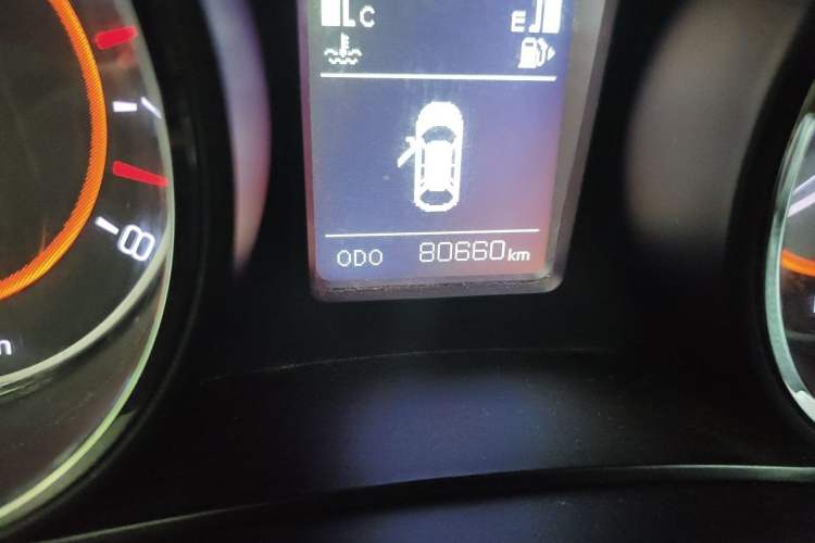 Used BAIC Senova X55 2016 1.5T CVT Elite Edition Odometer Close Up