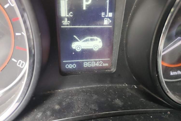 Used BAIC Senova X55 2016 1.5T CVT Elite Edition Odometer Close Up