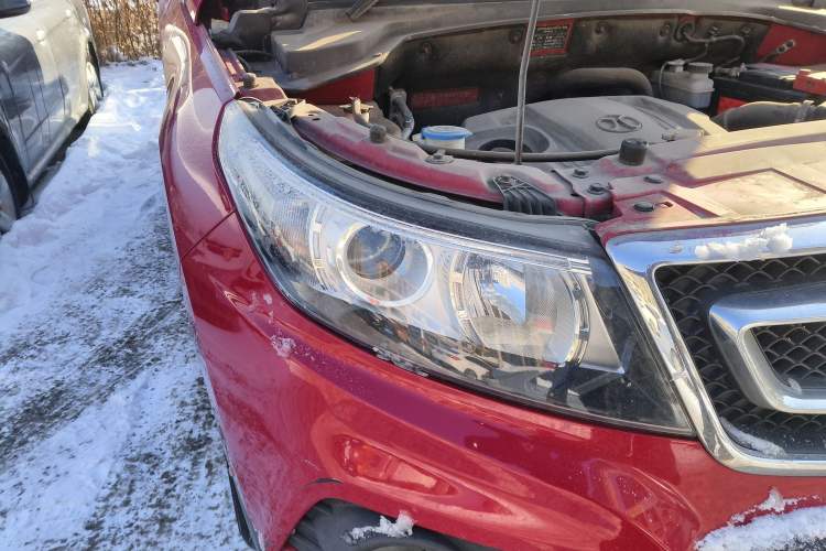 Used BAIC Senova X55 2016 1.5T manual comfort version Right Front Headlight