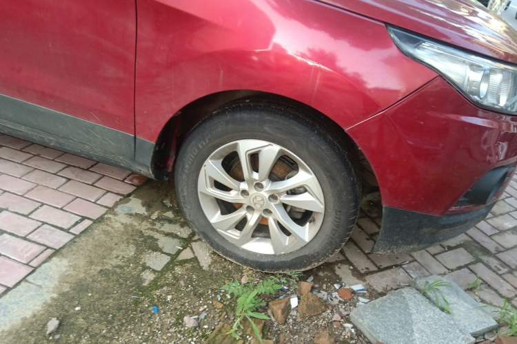 Used BAIC Senova X55 2016 1.5T manual comfort version Right Front Wheel Hub
