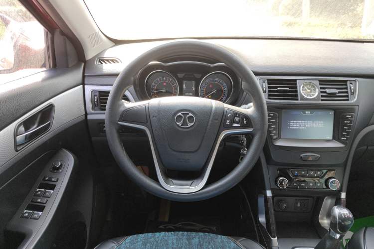 Used BAIC Senova X55 2016 1.5L Manual Comfort Version Steering Wheel