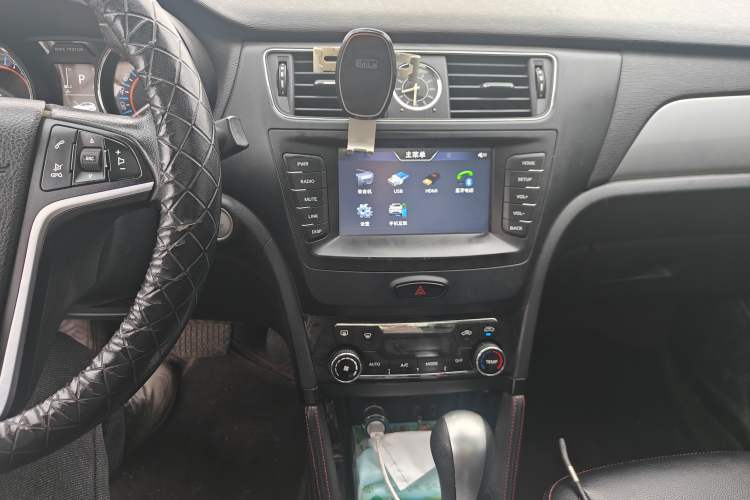 Used BAIC Senova X55 2016 1.5T CVT Elite Edition Audio And AC Panel