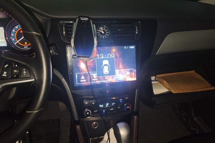 Used BAIC Senova X55 2016 1.5T CVT Elite Edition Audio And AC Panel