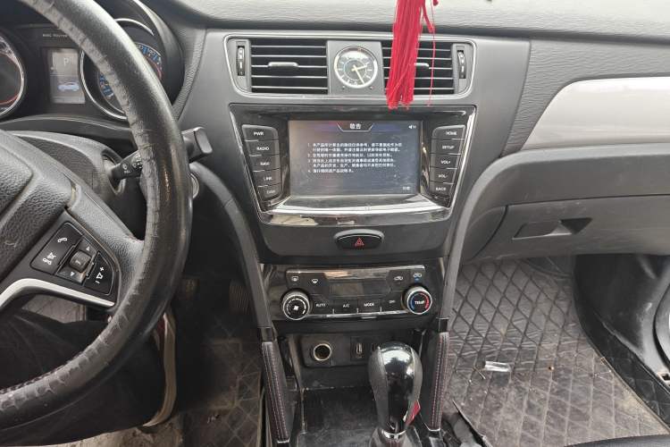Used BAIC Senova X55 2016 1.5T CVT Luxury Edition Audio And AC Panel