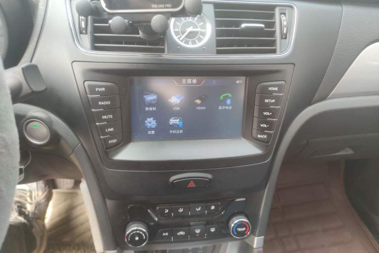 Used BAIC Senova X55 2016 1.5T CVT Comfort Version Audio And AC Panel