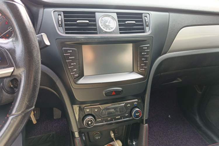 Used BAIC Senova X55 2016 1.5L Manual Elite Edition Audio And AC Panel