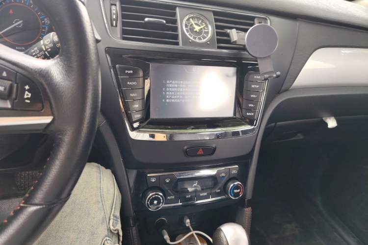 Used BAIC Senova X55 2016 1.5T CVT Luxury Edition Audio And AC Panel