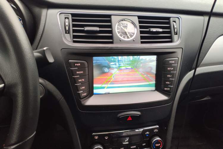 Used BAIC Senova X55 2016 1.5T CVT Elite Edition Audio And AC Panel