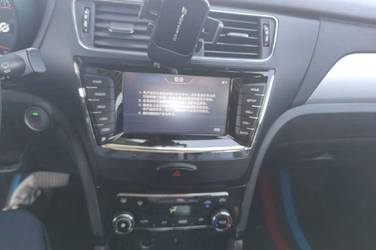 Used BAIC Senova X55 2016 1.5T CVT Luxury Edition Audio And AC Panel