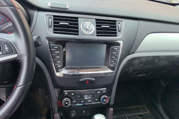 Used BAIC Senova X55 2016 1.5T CVT Luxury Edition Audio And AC Panel