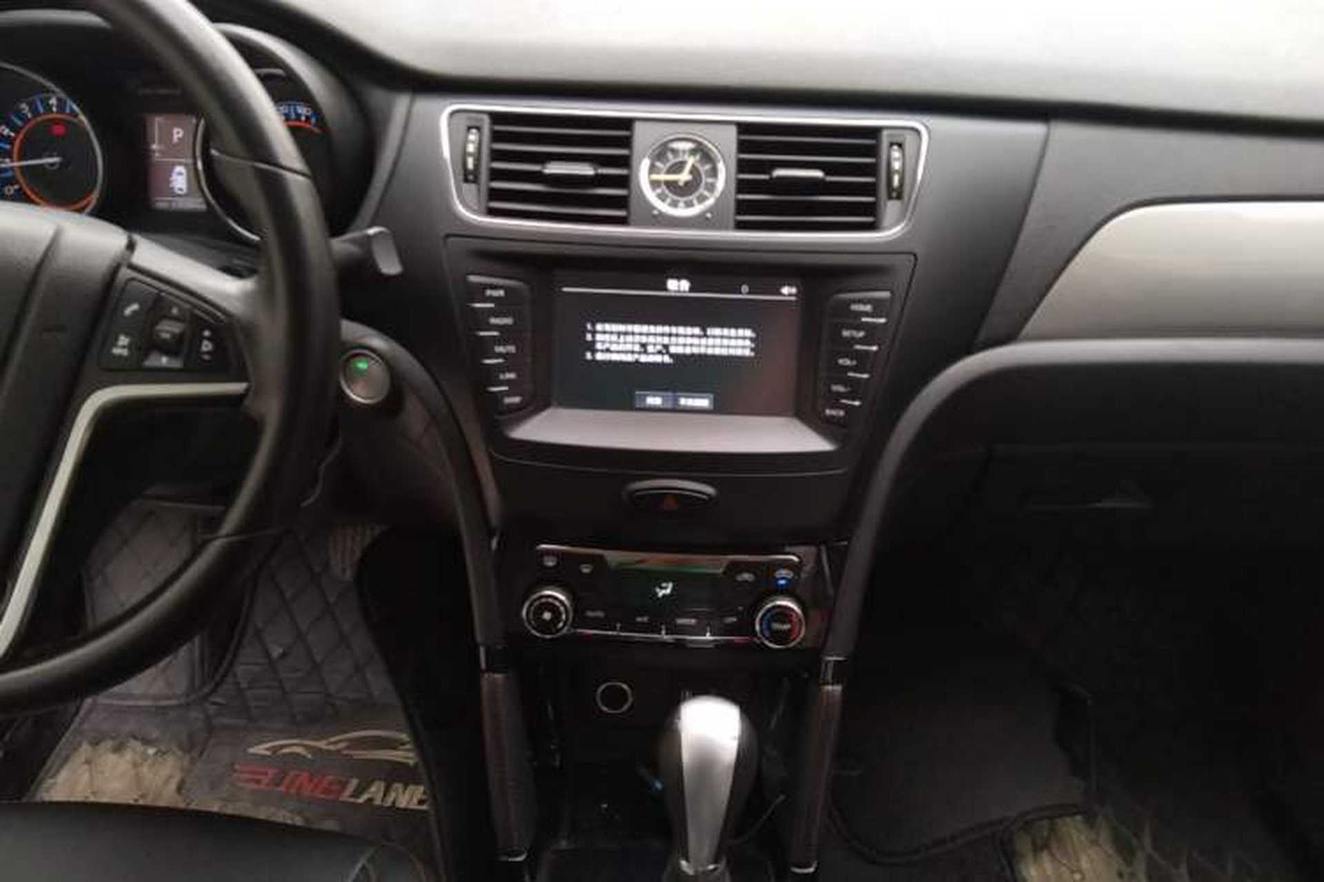 Used BAIC Senova X55 2016 1.5T CVT Elite Edition Audio And AC Panel