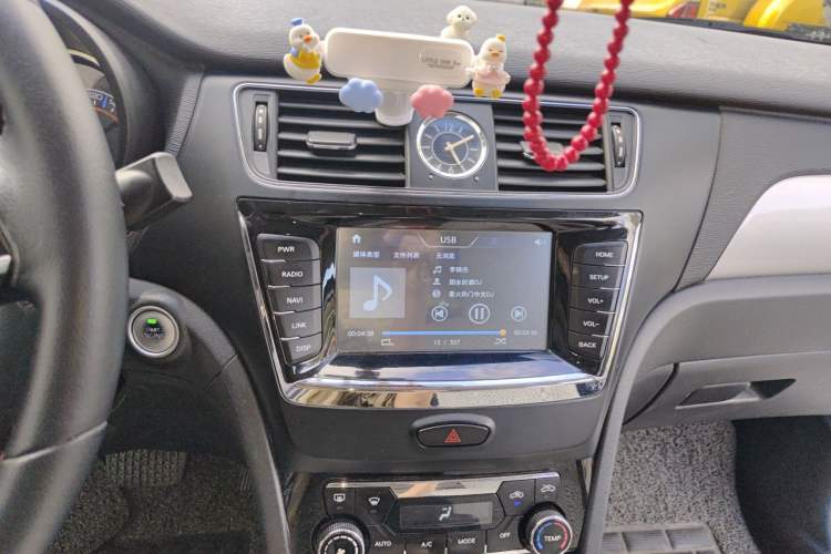 Used BAIC Senova X55 2016 1.5T CVT Luxury Edition Audio And AC Panel