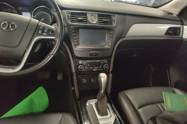 Used BAIC Senova X55 2016 1.5T CVT Elite Edition Audio And AC Panel