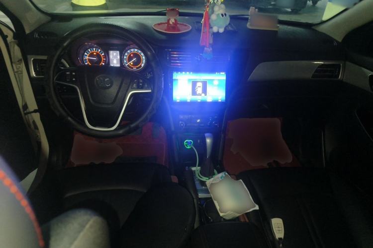 Used BAIC Senova X55 2016 1.5T CVT Luxury Edition Center Console