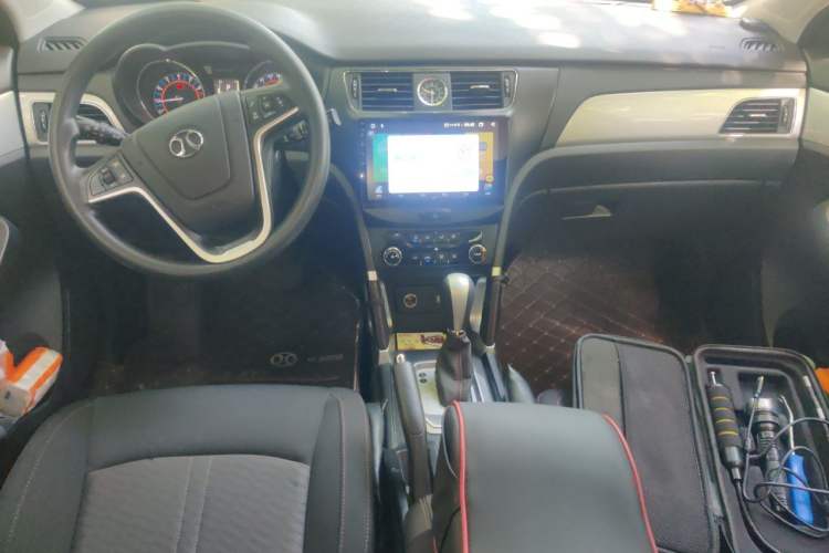 Used BAIC Senova X55 2016 1.5T CVT Comfort Version Center Console