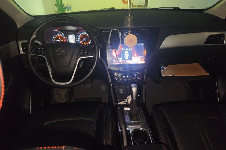 Used BAIC Senova X55 2016 1.5T CVT Elite Edition Center Console