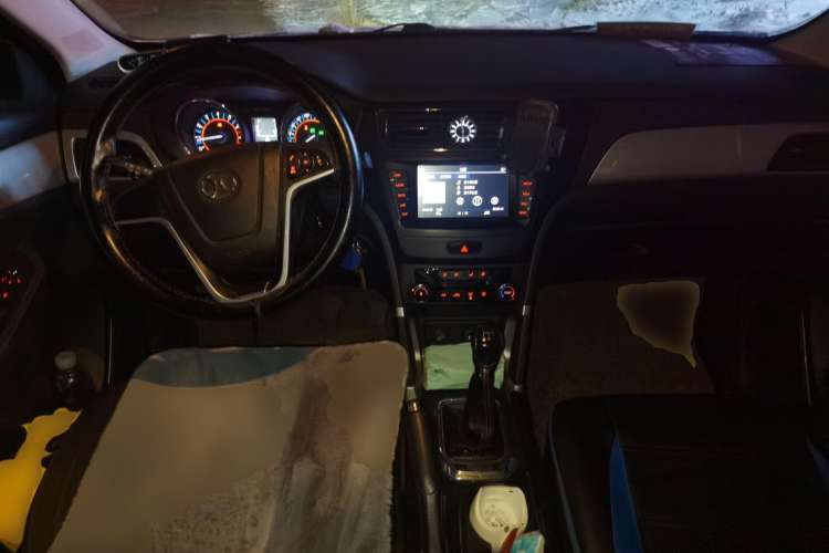 Used BAIC Senova X55 2016 1.5L Manual Comfort Version Center Console