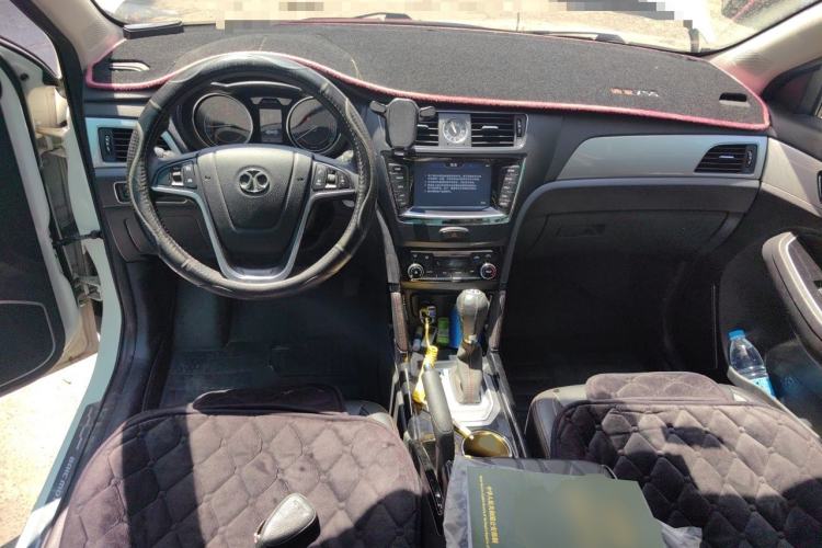 Used BAIC Senova X55 2016 1.5T CVT Luxury Edition Center Console