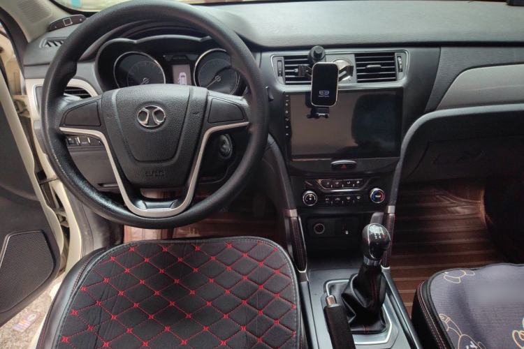 Used BAIC Senova X55 2016 1.5L Manual Standard Edition Center Console