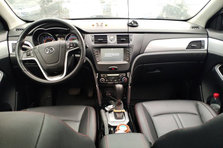 Used BAIC Senova X55 2016 1.5T CVT Elite Edition Center Console