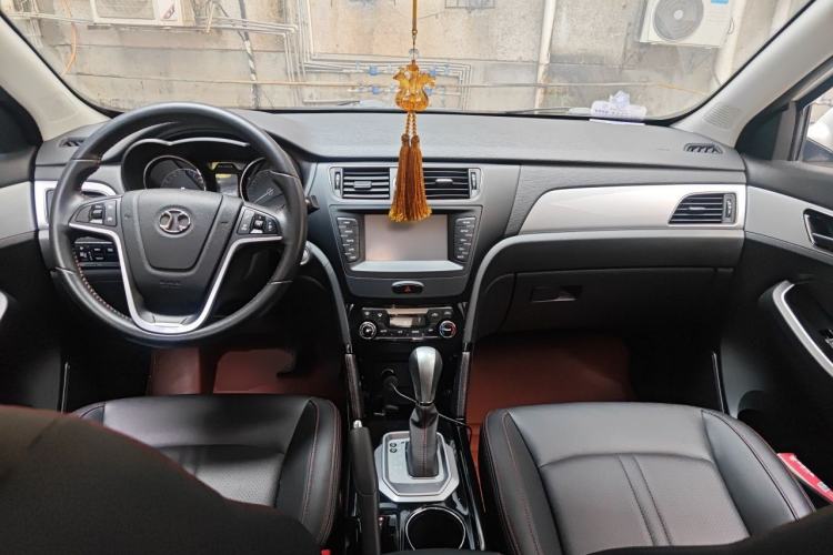 Used BAIC Senova X55 2016 1.5T CVT Elite Edition Center Console