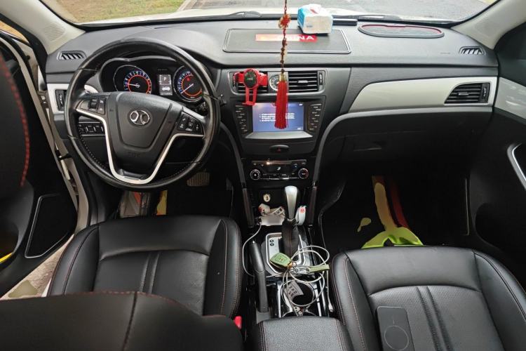 Used BAIC Senova X55 2016 1.5T CVT Elite Edition Center Console