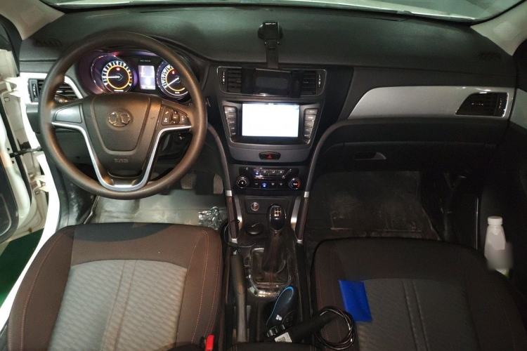 Used BAIC Senova X55 2016 1.5L Manual Comfort Version Center Console
