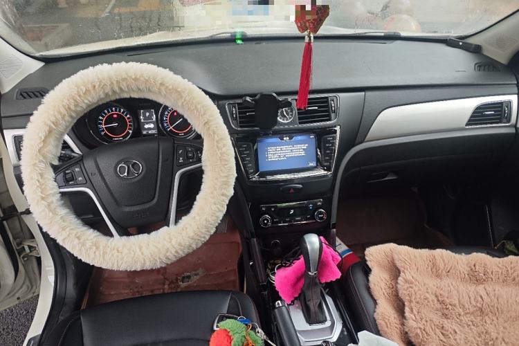Used BAIC Senova X55 2016 1.5T CVT Luxury Edition Center Console