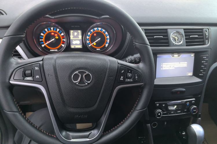 Used BAIC Senova X55 2016 1.5T CVT Elite Edition Center Console