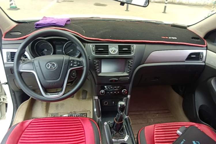 Used BAIC Senova X55 2016 1.5L Manual Comfort Version Center Console