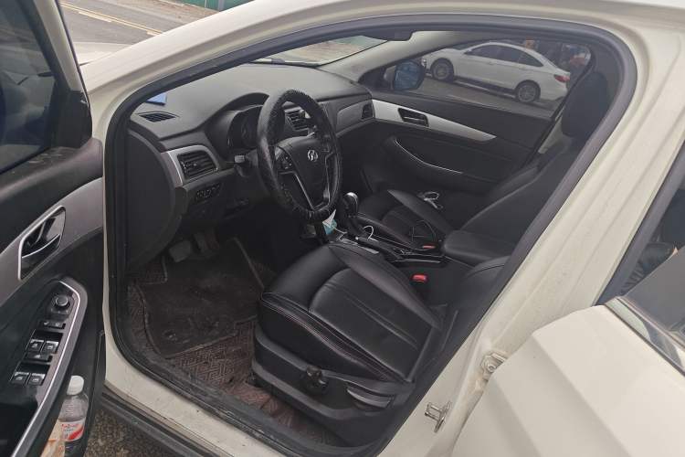 Used BAIC Senova X55 2016 1.5T CVT Elite Edition Driver Seat