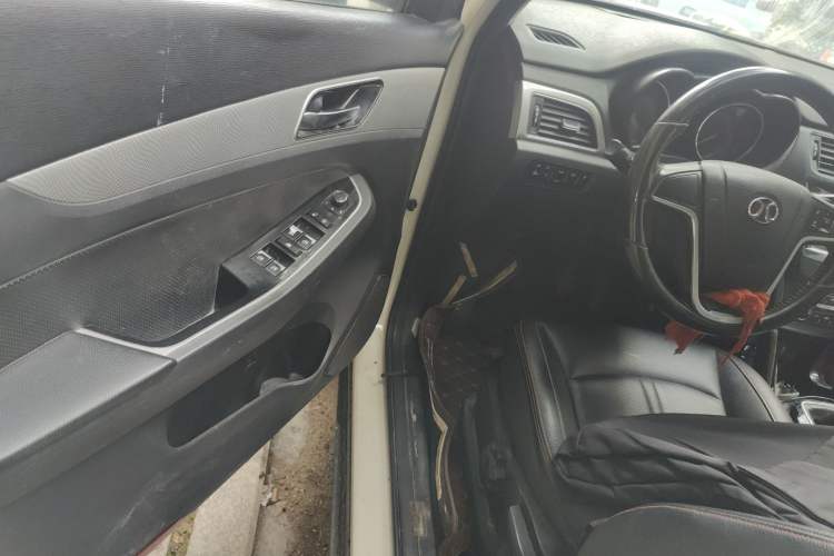 Used BAIC Senova X55 2016 1.5T Manual Elite Edition Driver Seat